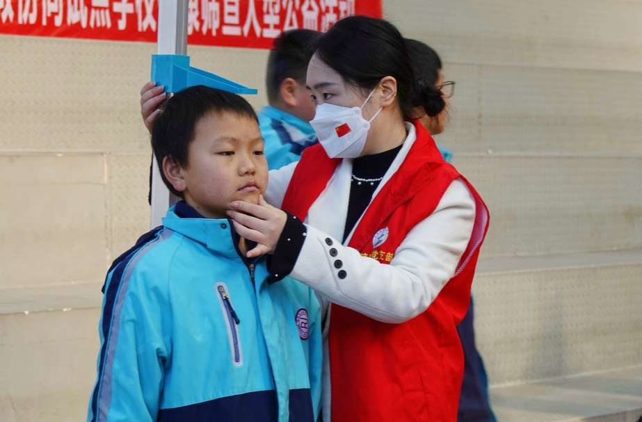 医教协同 为1.6万余名学生进行专业健康筛查