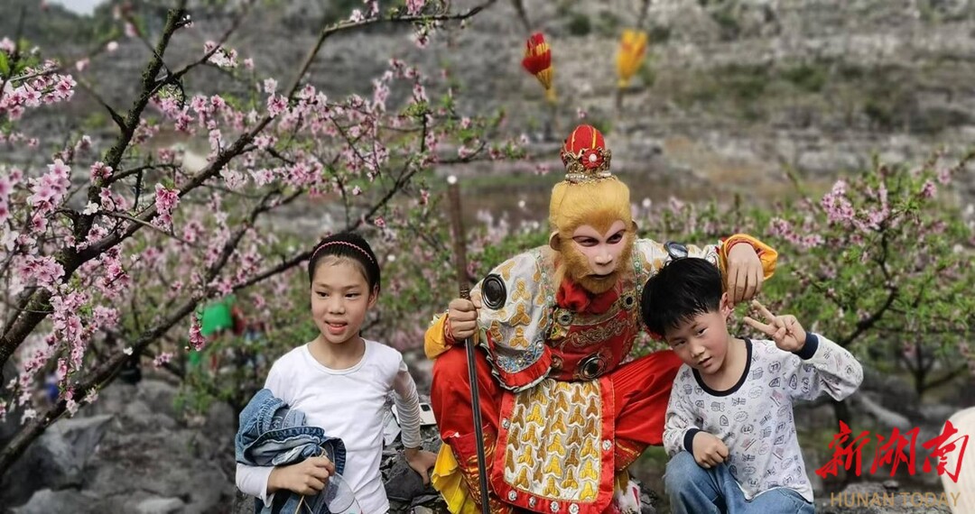 江永：“桃花经济”风生水起