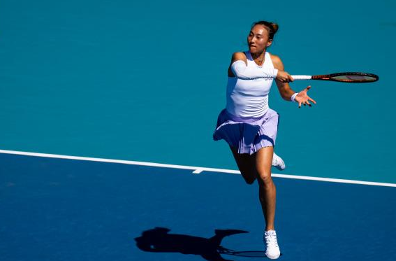 追平最好成绩！郑钦文晋级WTA1000迈阿密站16强