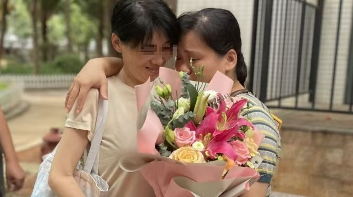 离散38年后一家团圆，亲生父母与养父母互诉索赔