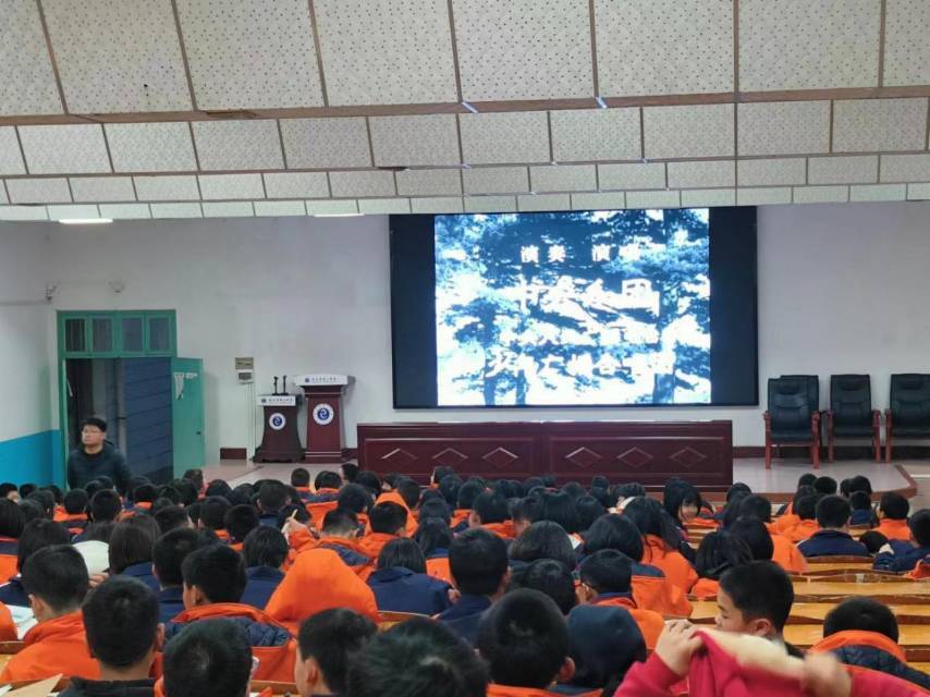 衡东县二中开展“学雷锋活动月”系列活动