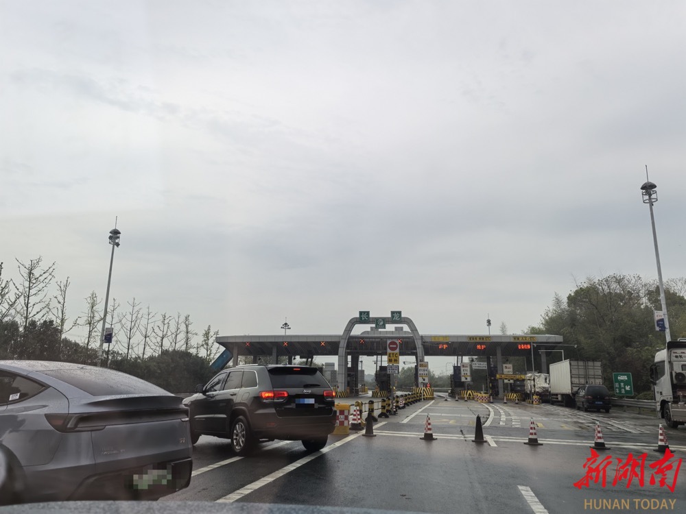 滚动播报：截至4日12时，湖南以下高速公路车流量大