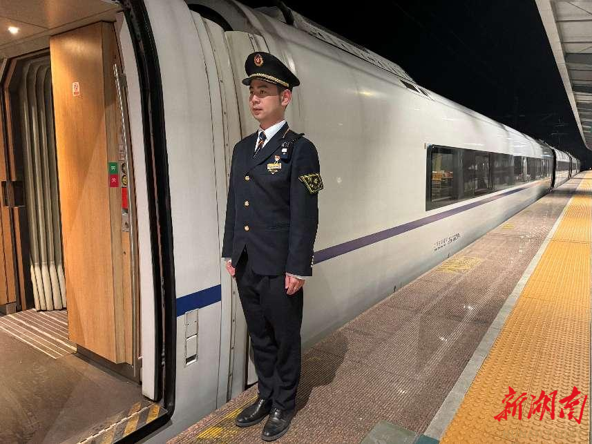 曾云飞：48小时连轴转，温情守护出行路‌