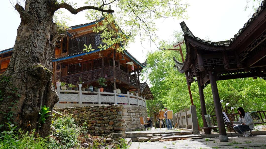 龙山：高校学子走进惹巴拉研习土家文化