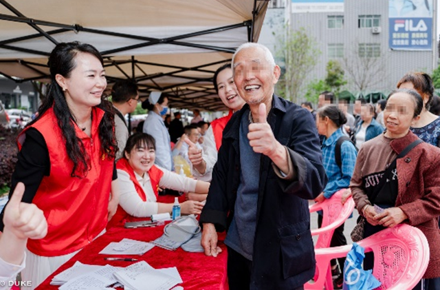 湘雅醫(yī)院專家在懷化∣三院連心侗鄉(xiāng)行 義診醫(yī)暖民族情