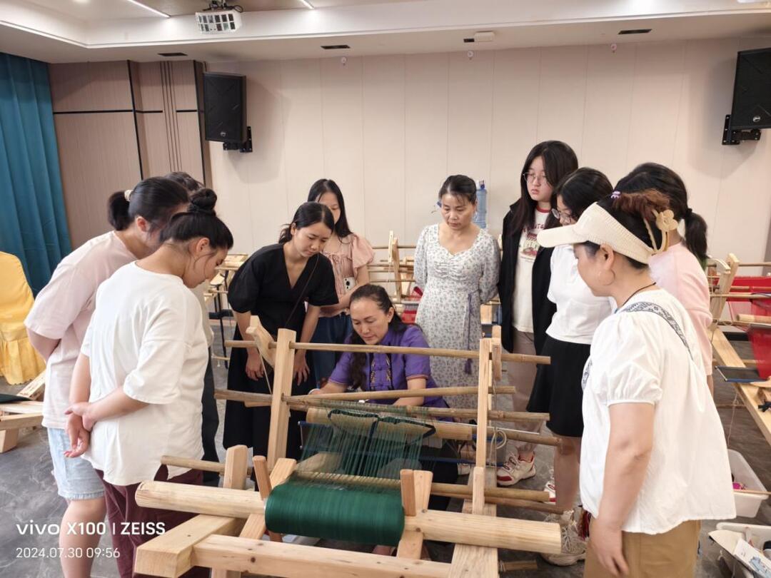 “土家族织锦：指间经纬织锦绣”获评国家级非遗工坊典型案例
