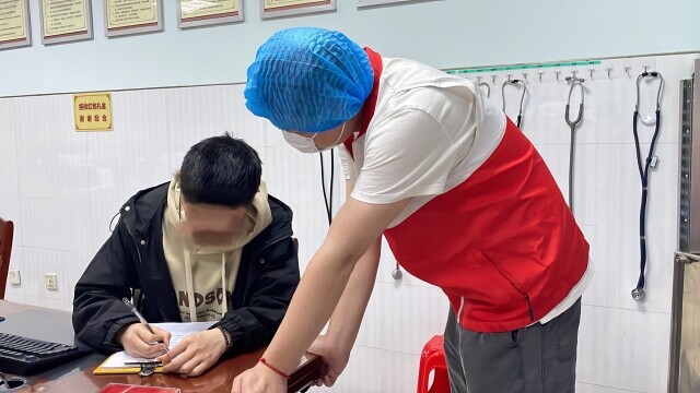 生前资助学子身后捐躯医学，他的生命“最后一课”很动人