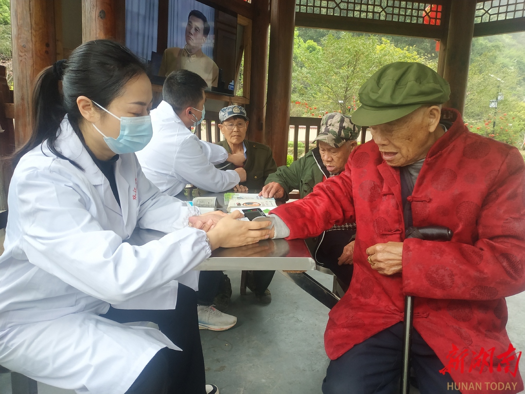 通道：三级养老服务织就侗乡老人健康平安网