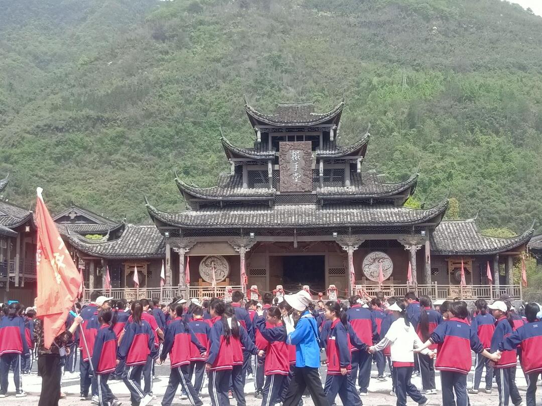 吉首市第四初級中學：穿越土家古寨 解鎖秦簡密碼