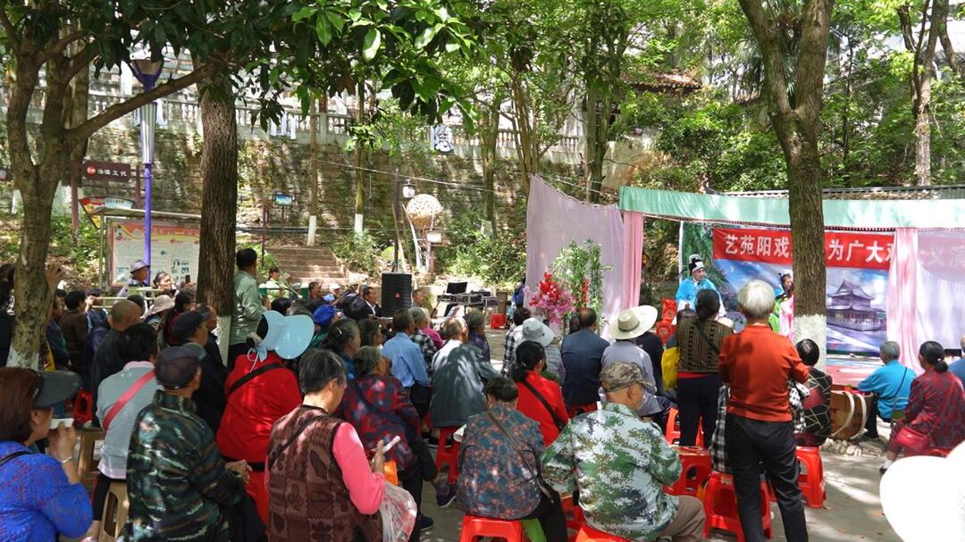 鳳凰傳統(tǒng)陽戲精彩上演 非遺傳承展新顏
