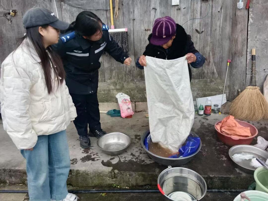 古丈縣公安局巖頭寨派出所：用“腳板警務(wù)”連民心護(hù)平安