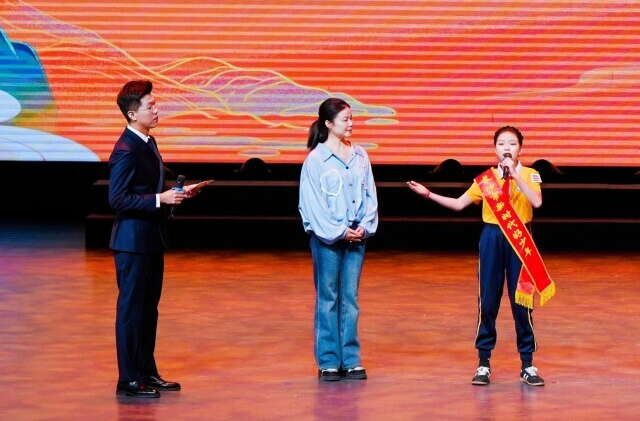 命运给她先天失聪的“馈赠”，她用音乐回赠世界