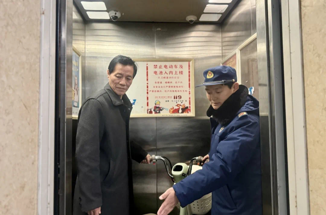 全覆蓋上緊電動車安全鏈 湖南消防實(shí)施電動自行車安全隱患全鏈條整治收效顯著