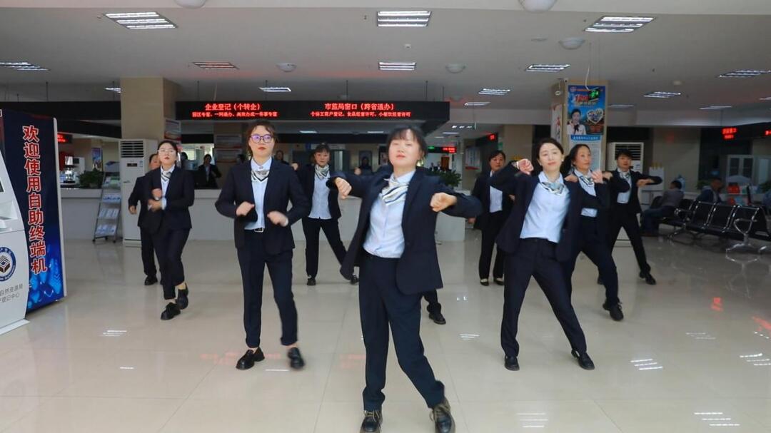 鳳凰縣：每天5分鐘工間操 激活干事精氣神