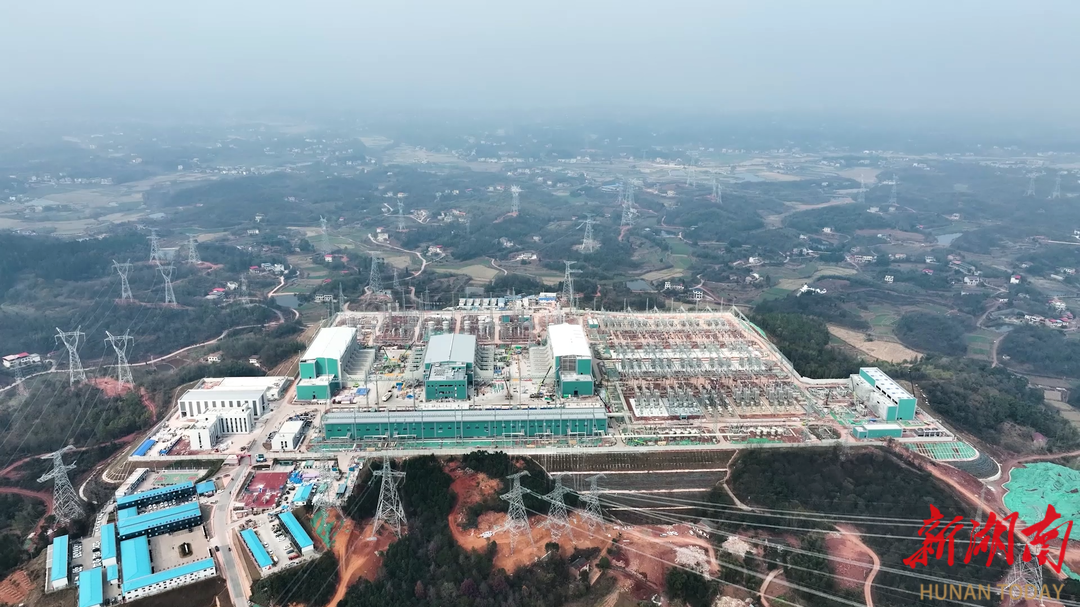 衡陽±800千伏換流站：高端換流變壓器安裝貫通綠電動(dòng)脈