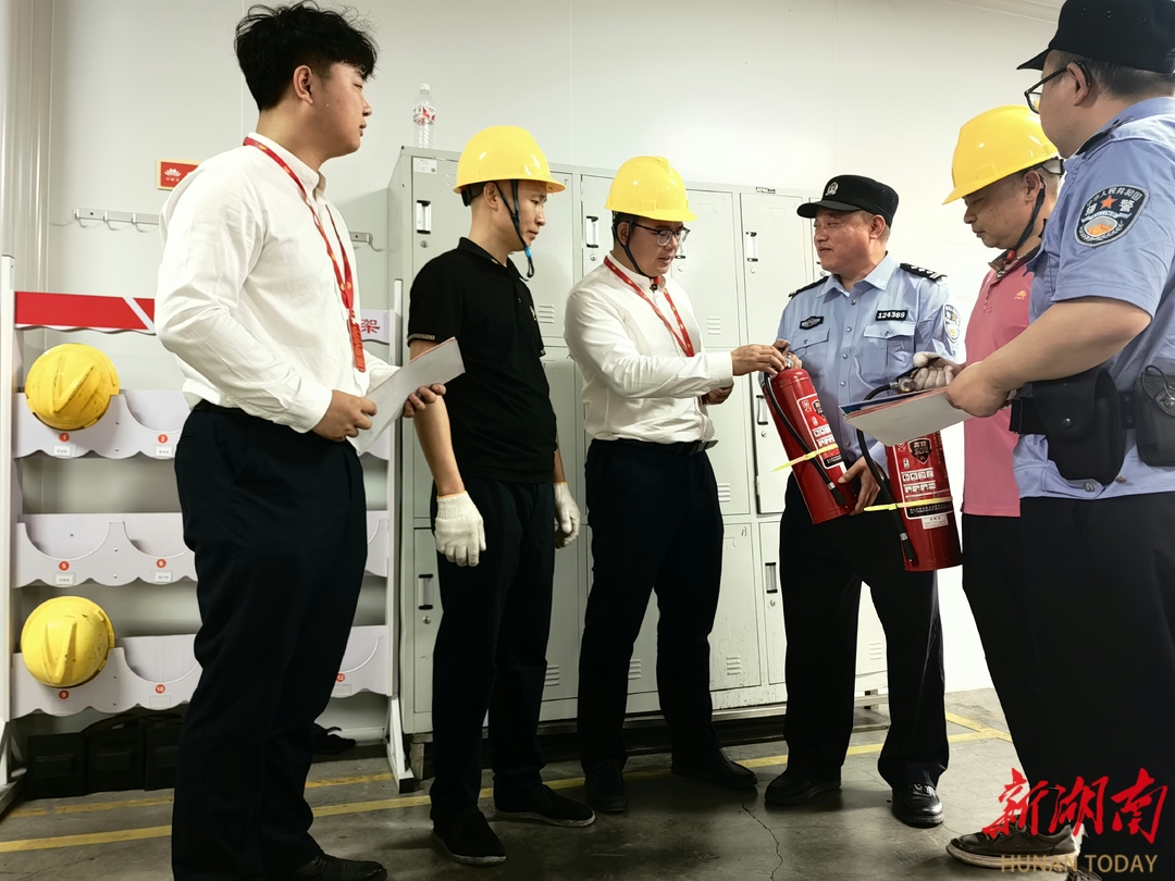 桃江縣公安局牛潭河派出所開展安全宣傳“三進(jìn)”活動