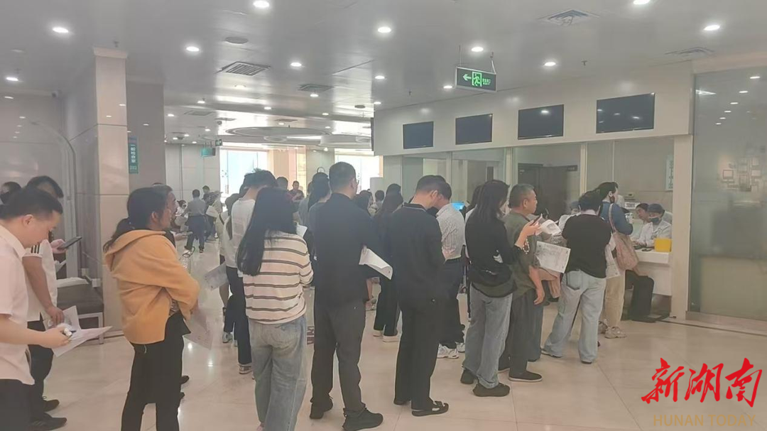 长沙三湘南湖大市场建材城：情系职工办实事，健康体检暖人心