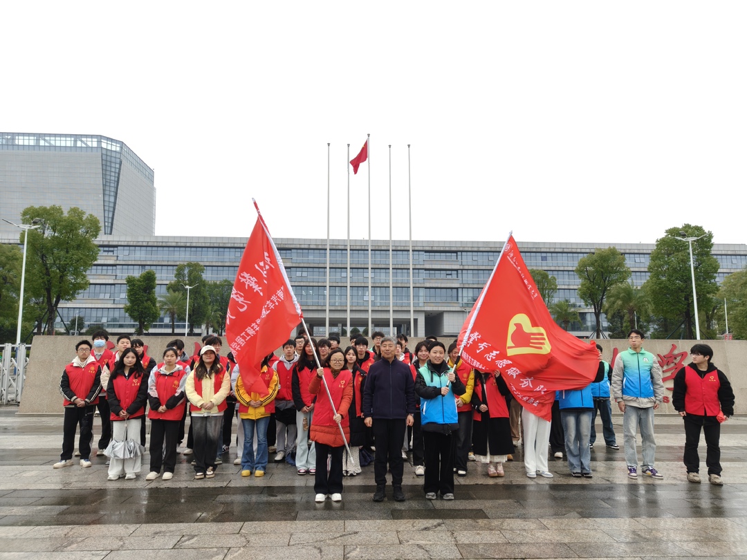 探索新时代职业教育育人模式新路径——湖南汽车工程职业大学开展“双擎”驱动实践育人