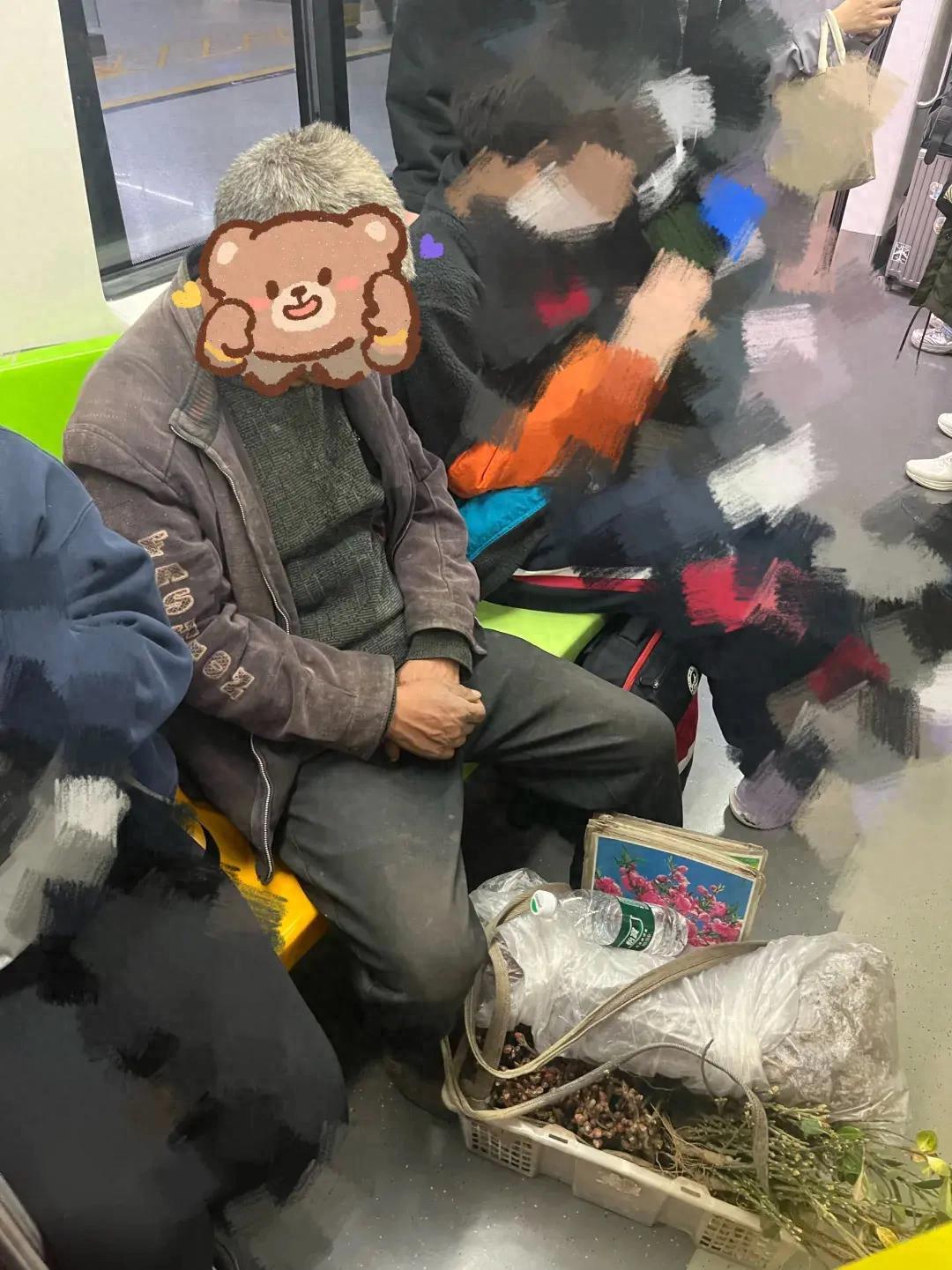 北京地铁，永远欢迎沾着泥巴的劳动者