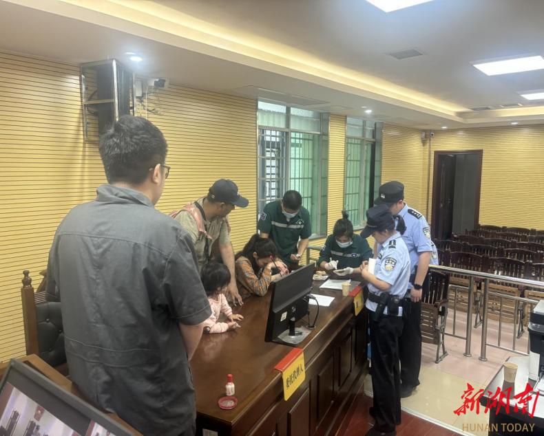 “警”急施援顯擔(dān)當(dāng)，暖心救助護(hù)安全