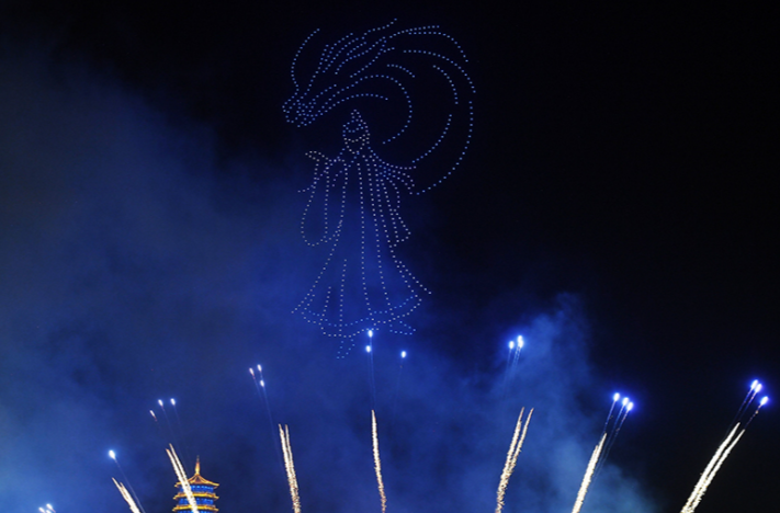 China-chic Fireworks Festival Opens at Tongguan Kiln Ancient Town