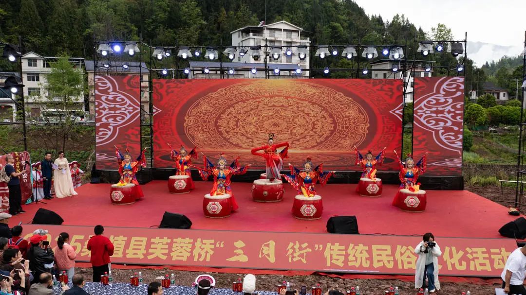 人流量超5万！张家界桑植芙蓉桥第十届“三月街”民俗文化活动带动经济文化双丰收