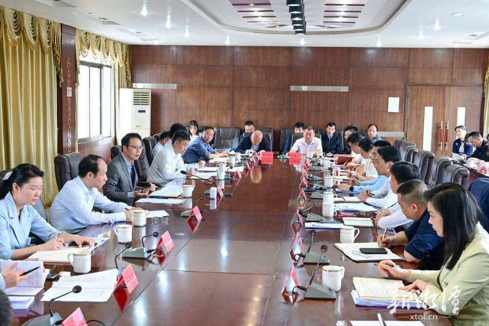 胡贺波赴湘潭县开展走找想促“三听三问”调研 与乡镇党委书记代表座谈交流