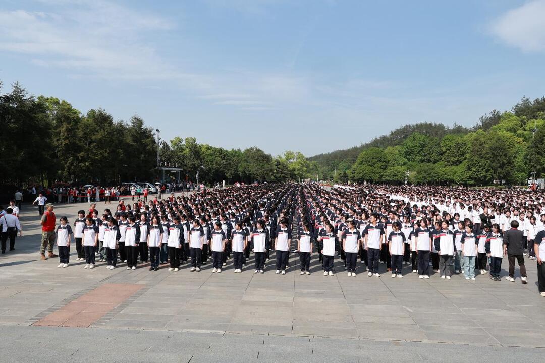 隆回九中：“我的韶山行”研学让红色基因融入青春血脉