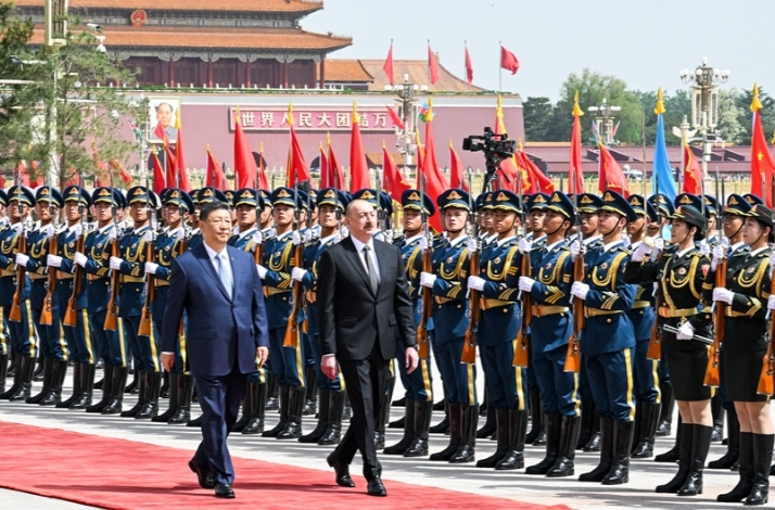 习近平同阿塞拜疆总统阿利耶夫会谈