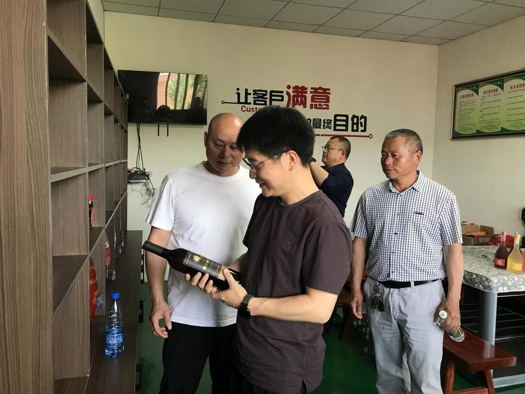 开福区赋能龙山县内溪乡蜜汁李产业：全链条增值破解“靠天收”困局