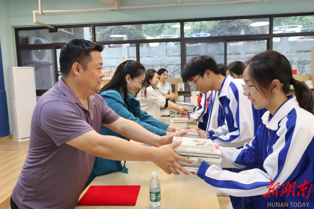 长沙大泽湖街道：书香润校园，阅读伴成长
