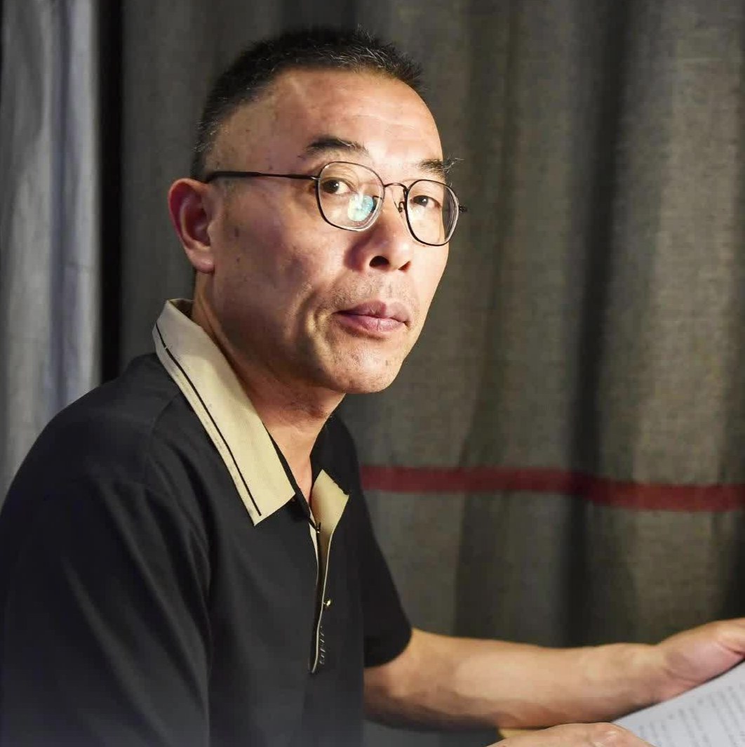 “雷公”谈频繁催促儿子迁户口被拉黑：希望堂堂正正做父子