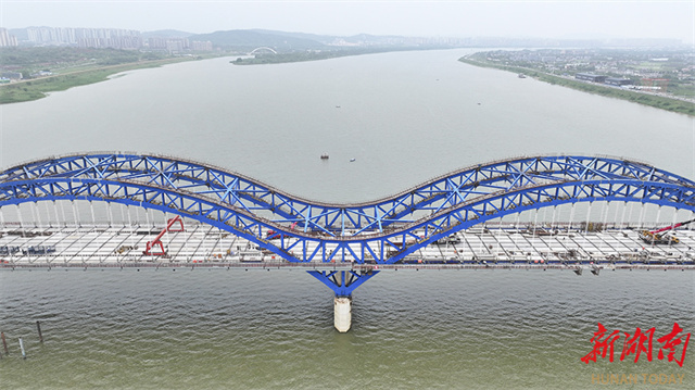 Construction of Muping Xiangjiang Grand Bridge Advances Steadily