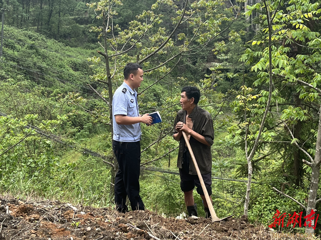 龍山公安：田間地頭筑防線 反詐宣傳入民心