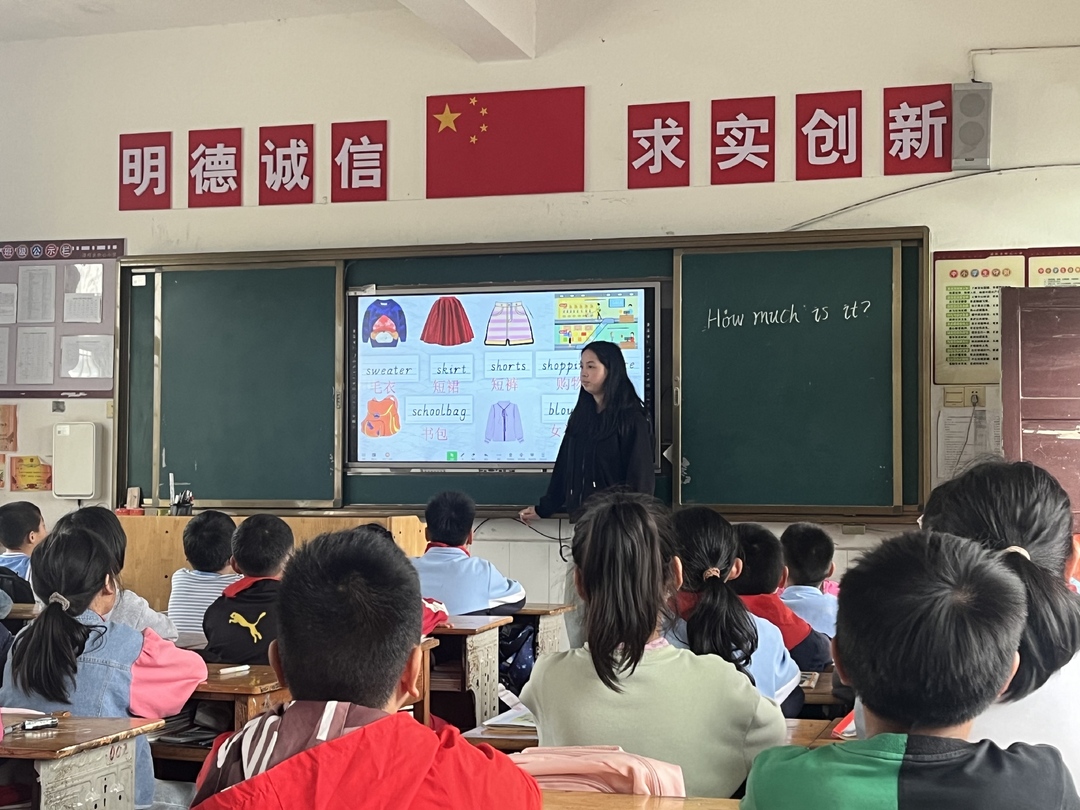 新邵县潭府乡举办新进教师达标课验收活动