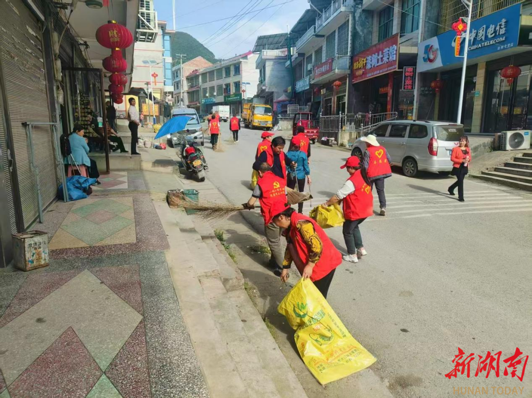 凝心聚力齐攻坚  擦亮城乡新底色——涟源市伏口镇开展城乡环境卫生整治行动