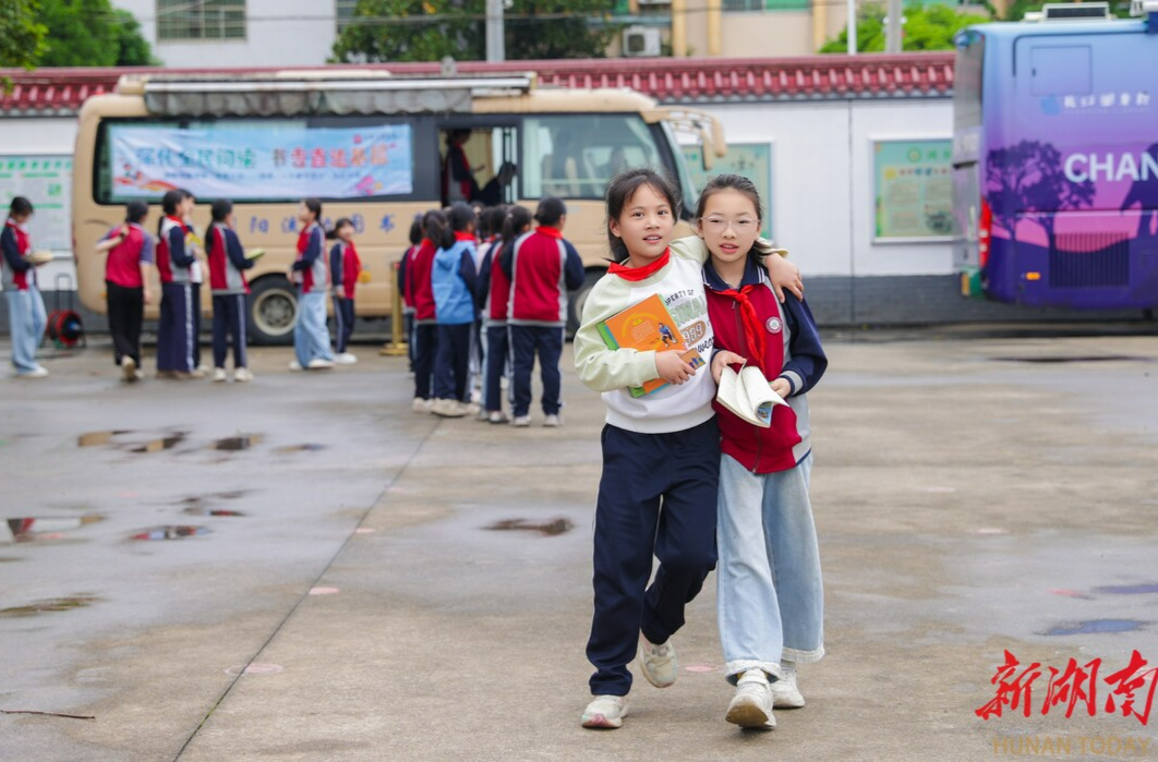 操场成了阅读新空间！浏阳首个“馆校共建”项目落地