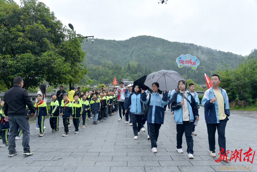 张家界黄龙洞景区创新研学备受青睐