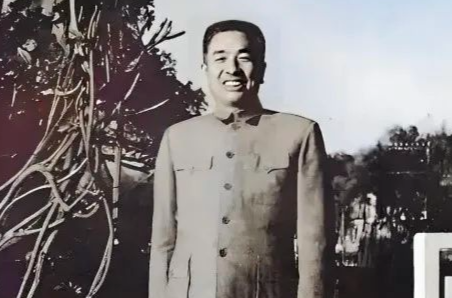 陶鑄賦詞留“飛虹”