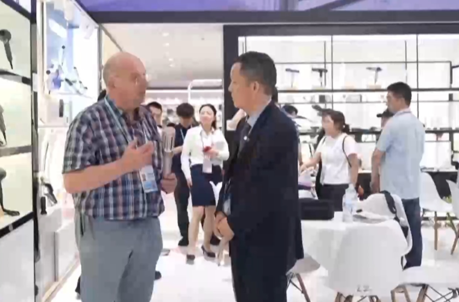 美国滥施关税高压下 中国外贸人如何破局