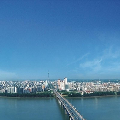 曹慧泉在霞灣港綜合治理示范項(xiàng)目工作會(huì)議上強(qiáng)調(diào) 推動(dòng)“一江八港”治理再上新臺(tái)階