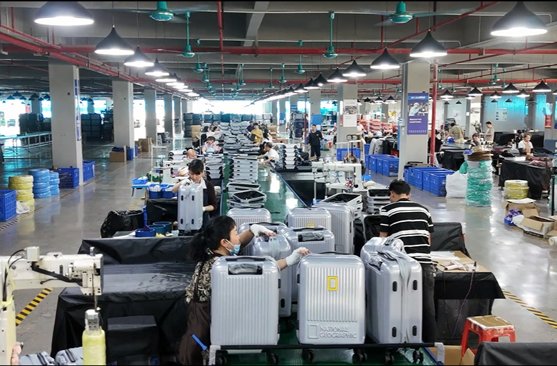 小县区大作为⑦ 丨科技赋能加品牌重塑，蓝山皮具箱包产业焕发新活力