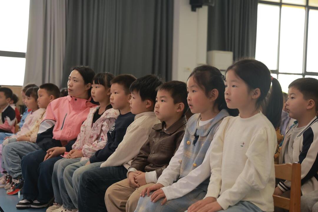 龙山县第一幼儿园：童心向党，红色故事我来讲