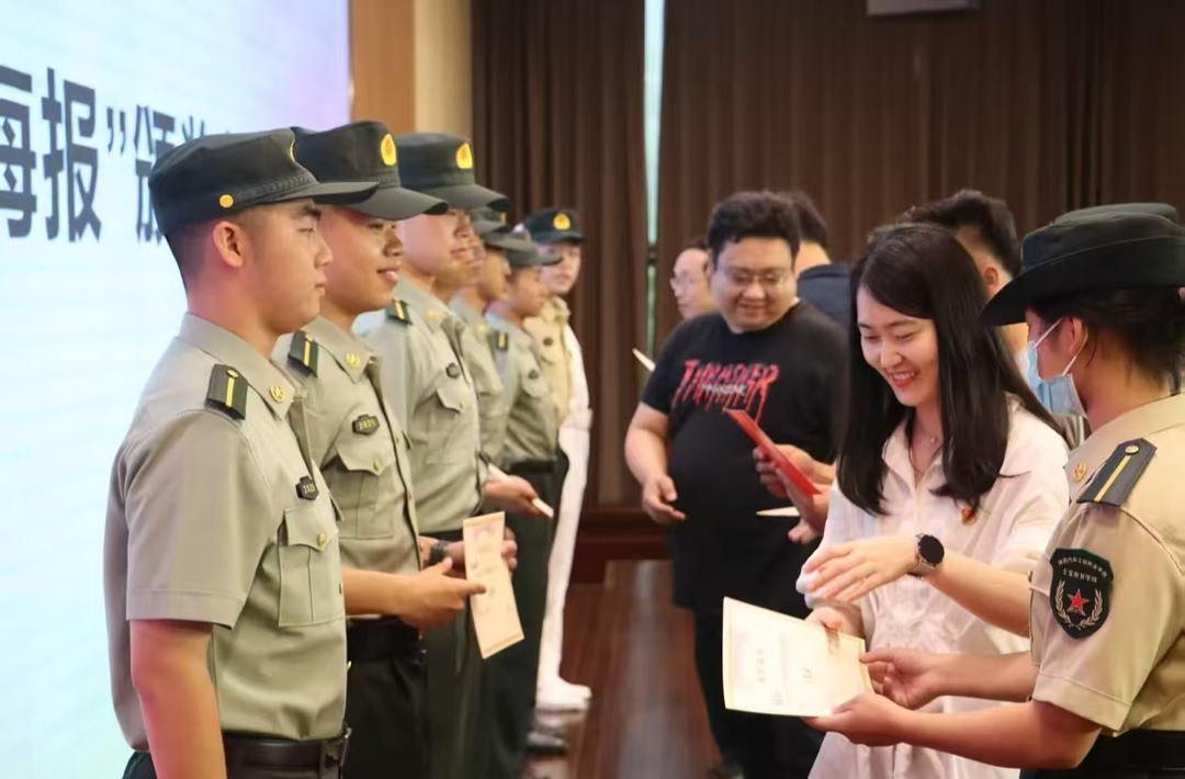將講臺(tái)融入戰(zhàn)位——記湖南汽車(chē)工程職業(yè)大學(xué)軍士教育學(xué)院輔導(dǎo)員馬玲