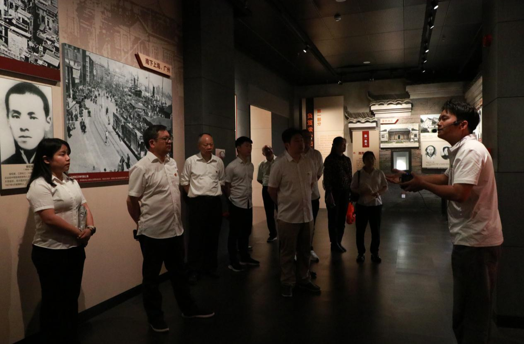 農(nóng)發(fā)行攸縣支行開展“感悟革命初心 強(qiáng)化黨性修養(yǎng)”主題黨日活動