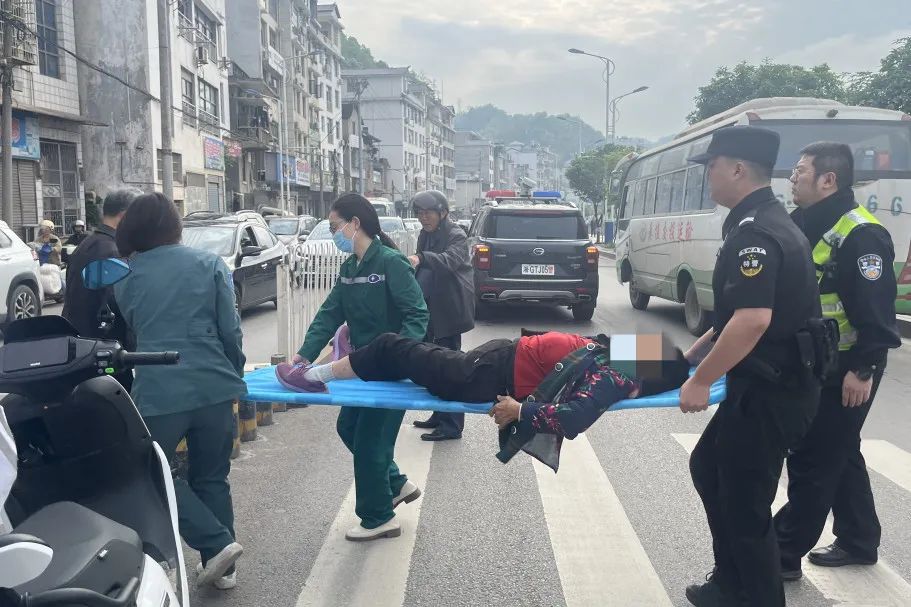 桑植县公安局:危难时刻显担当 “警”急救助暖人心