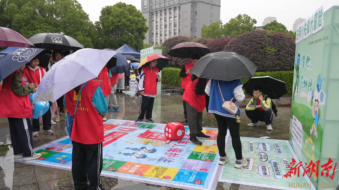 鹤城：“网安童行”创意集市护航未成年人网络安全