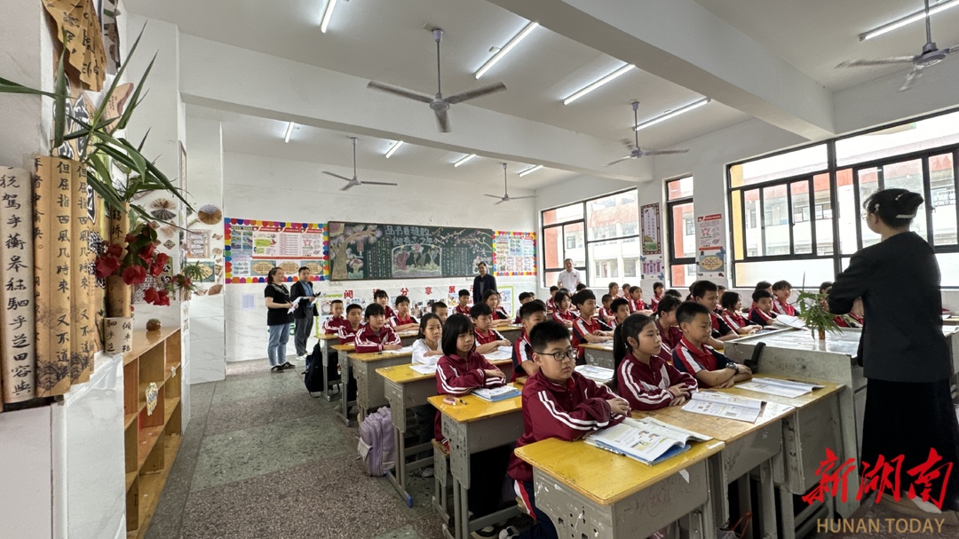 道县八小：让阅读成为学生成长的灯塔