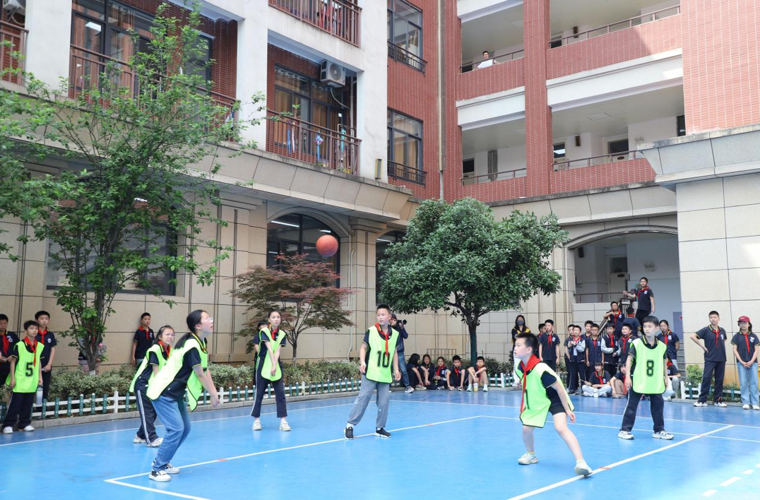 高新区柘里渡小学：网前争锋，热血澎“排”