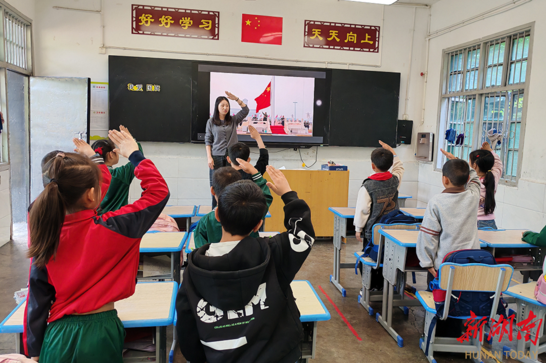 龙山县洗车河镇九年制学校举办首届班主任基本功竞赛